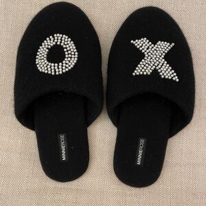 Minnie Rose black cashmere "XO" pearl embellished slippers size M (Wm 7-8)